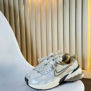 NIKE VOMERO V2K CAFE
