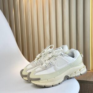 NIKE VOMERO 2.5 BEIGE