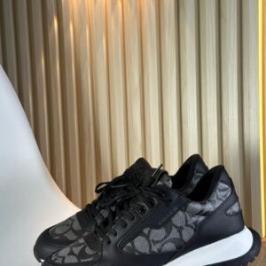 COACH NEGRA SUELA BLANCA