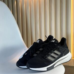 ADIDAS EQ21 NEGRA